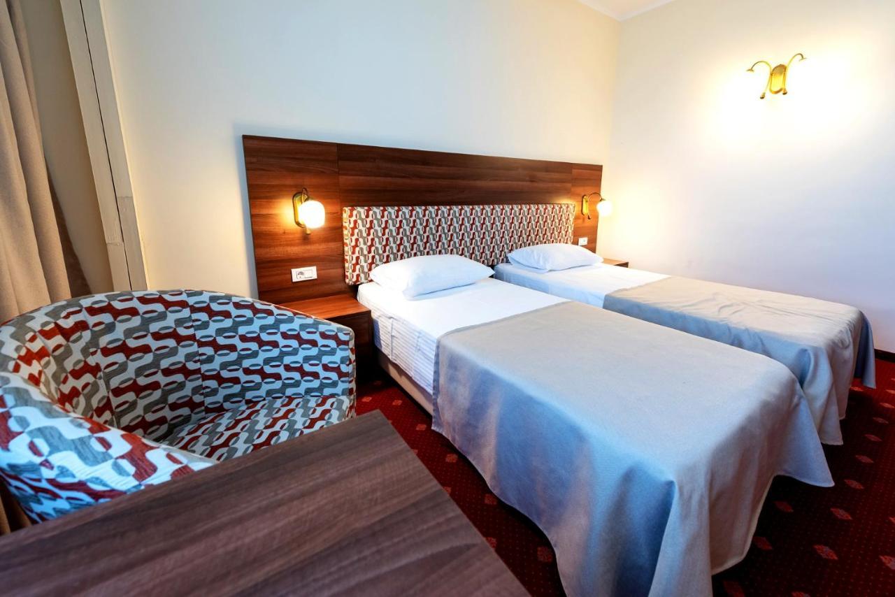Hotel Minerva ブカレスト エクステリア 写真