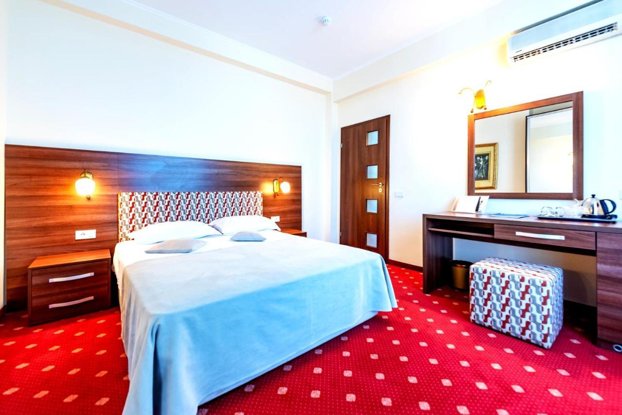 Hotel Minerva ブカレスト エクステリア 写真