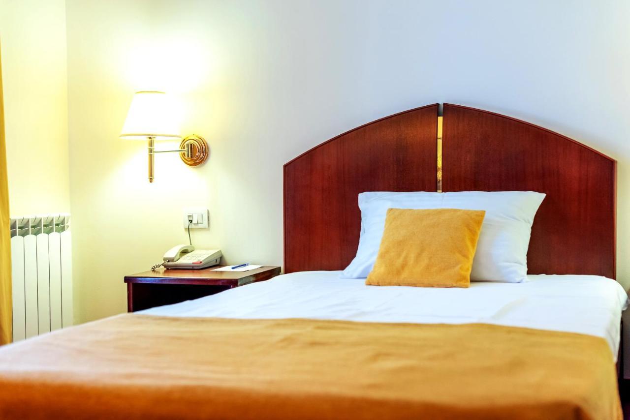 Hotel Minerva ブカレスト エクステリア 写真