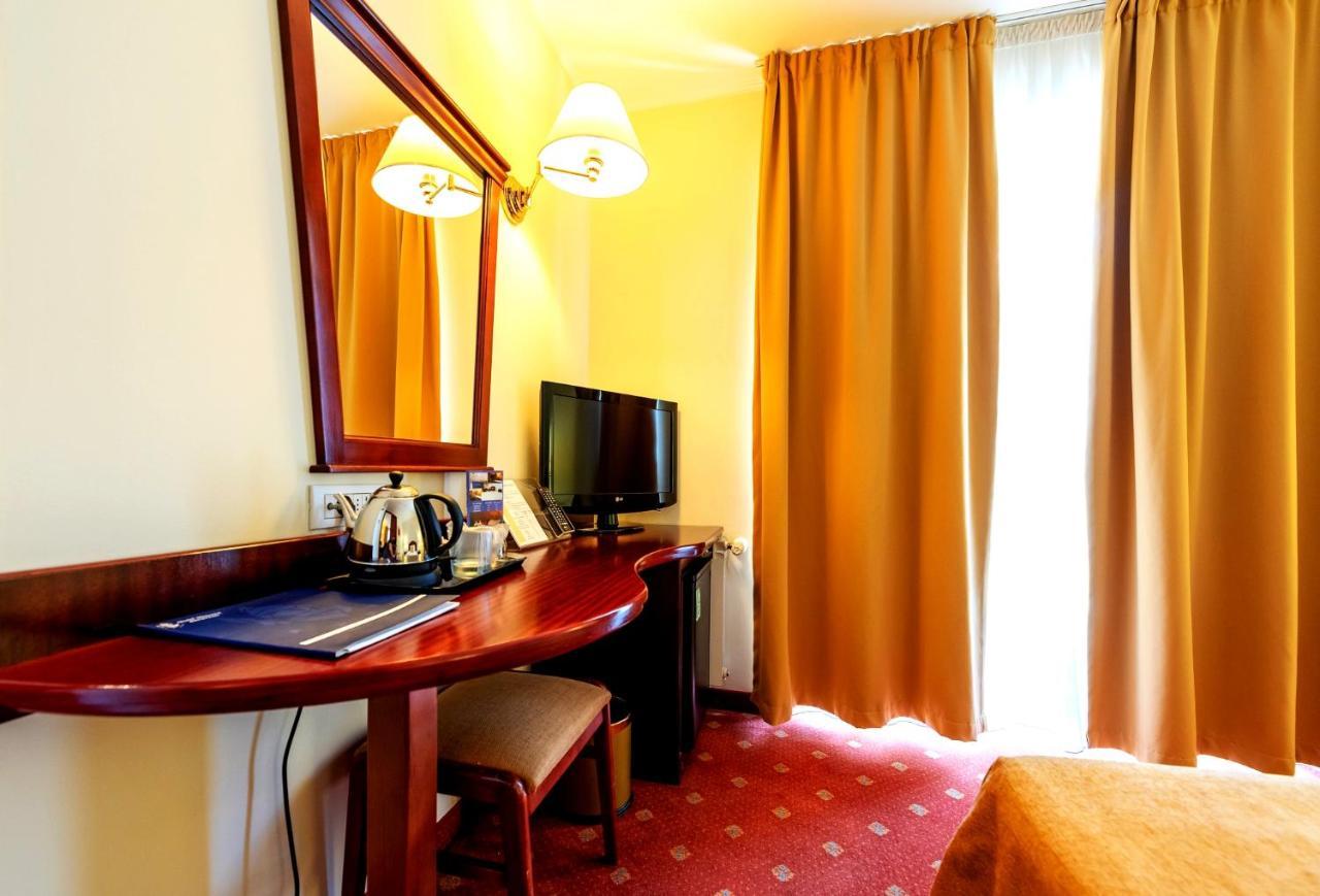 Hotel Minerva ブカレスト エクステリア 写真