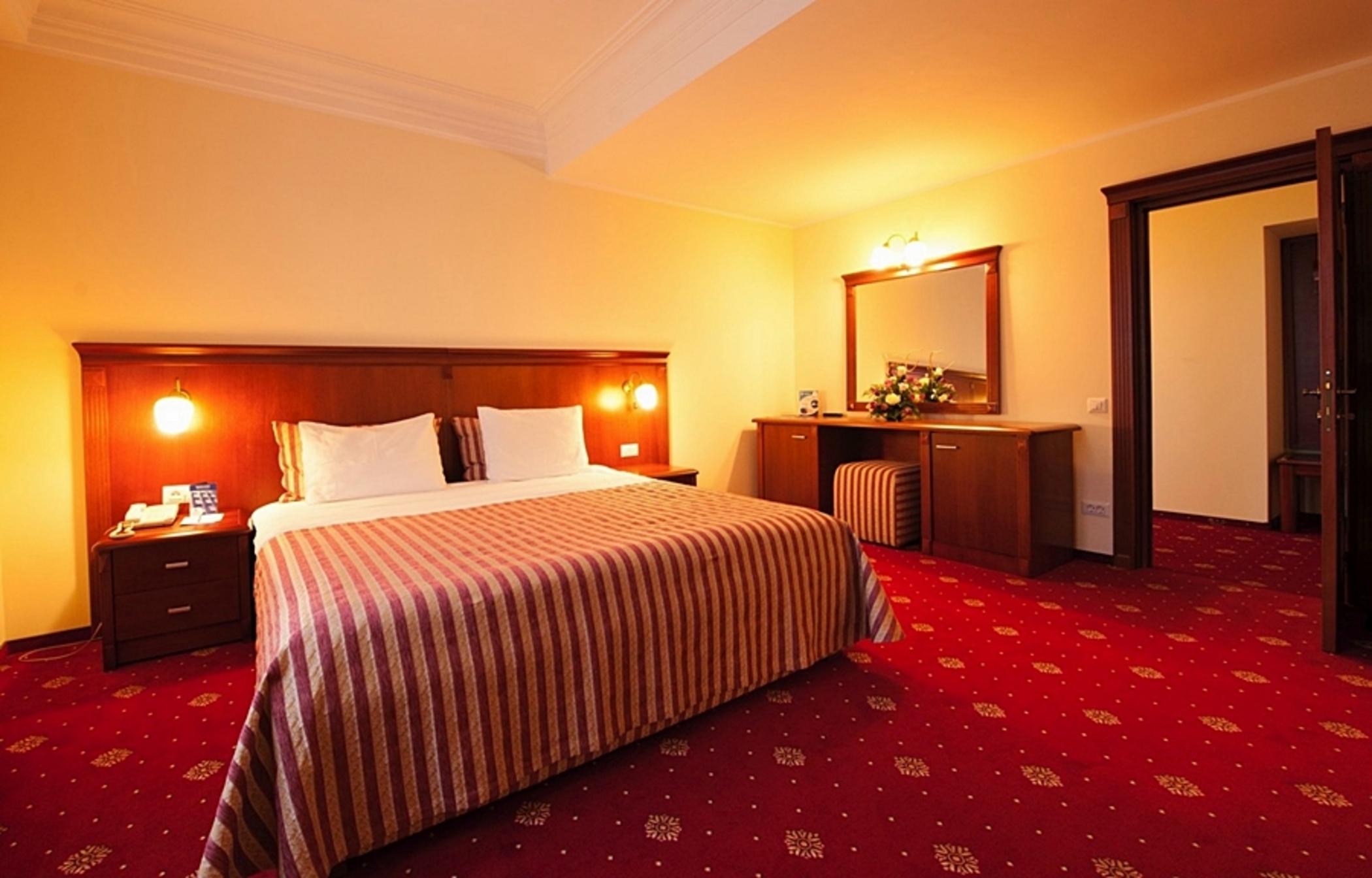 Hotel Minerva ブカレスト エクステリア 写真