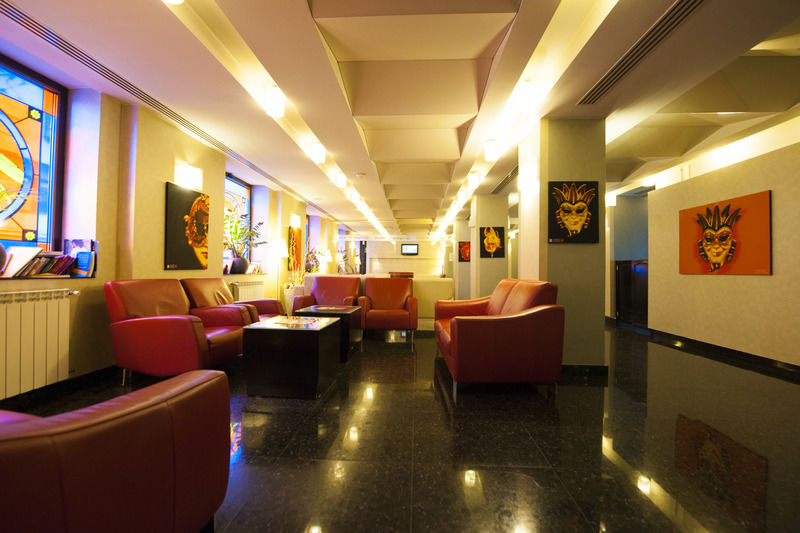Hotel Minerva ブカレスト エクステリア 写真
