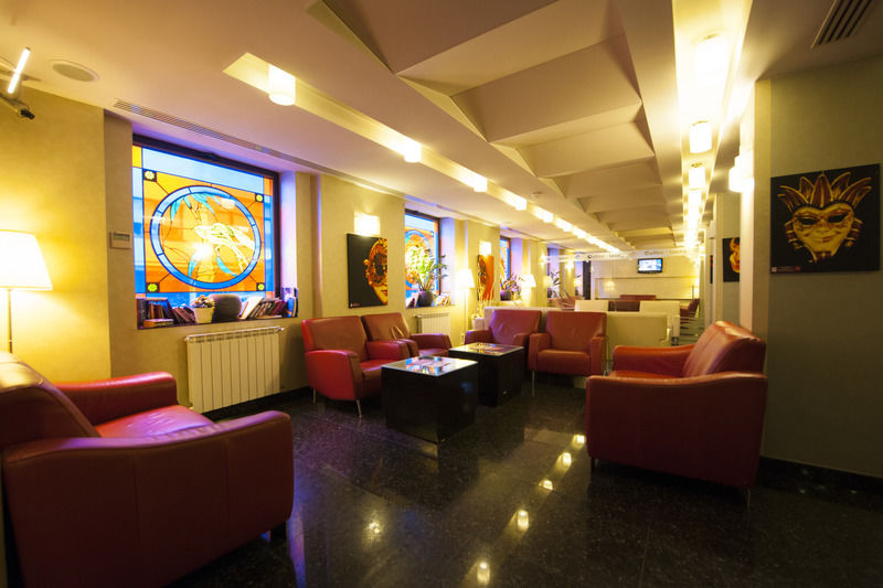 Hotel Minerva ブカレスト エクステリア 写真