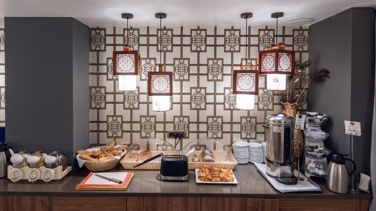 Hotel Minerva ブカレスト エクステリア 写真