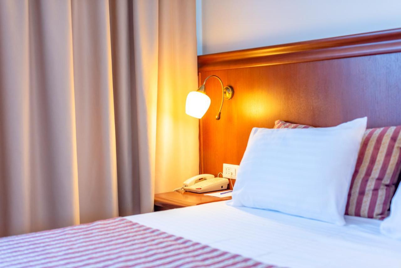 Hotel Minerva ブカレスト エクステリア 写真