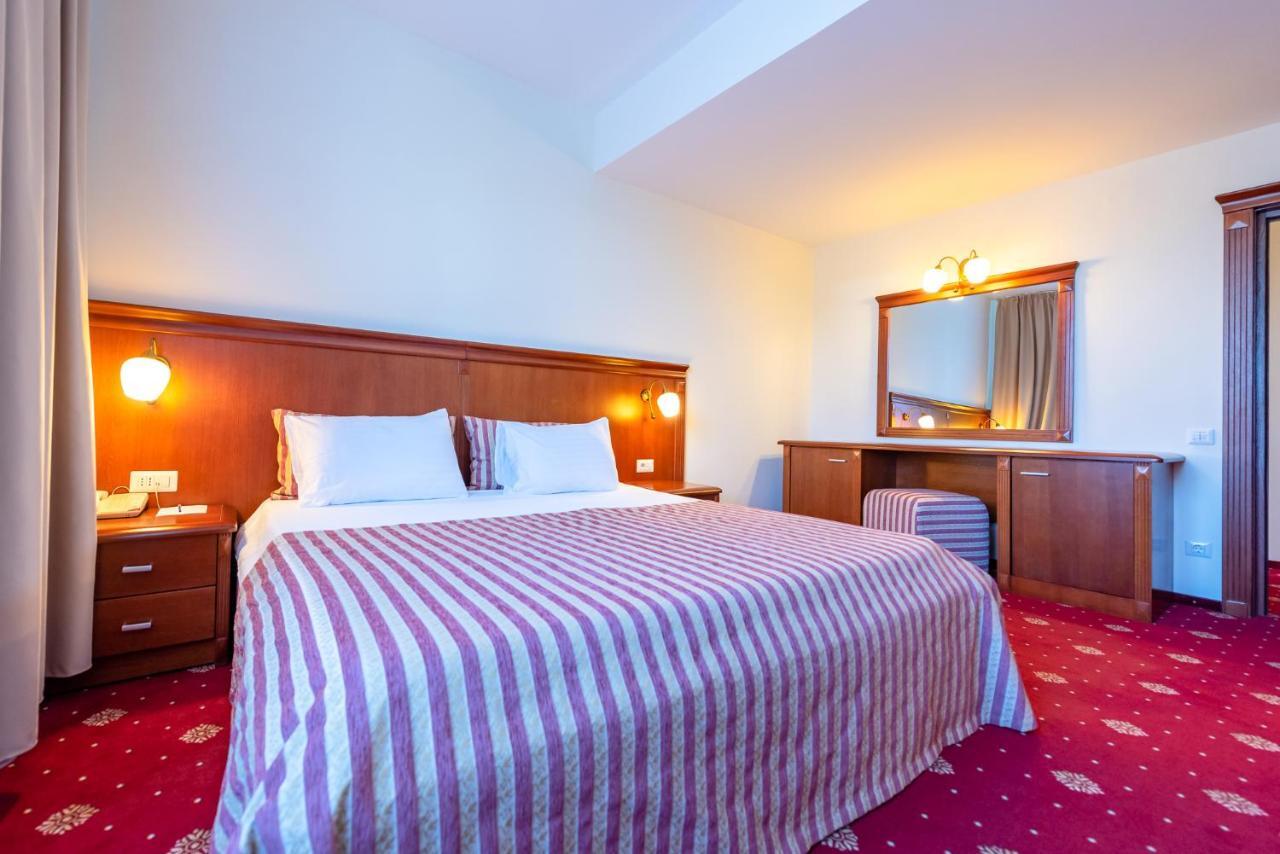 Hotel Minerva ブカレスト エクステリア 写真